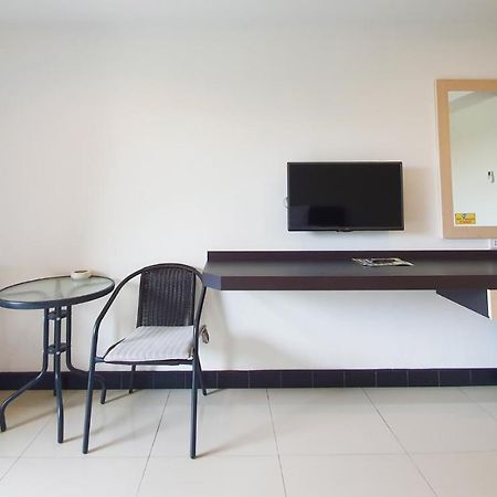 B Space Residence Nong Prue Exterior photo