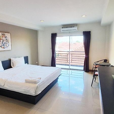 B Space Residence Nong Prue Exterior photo