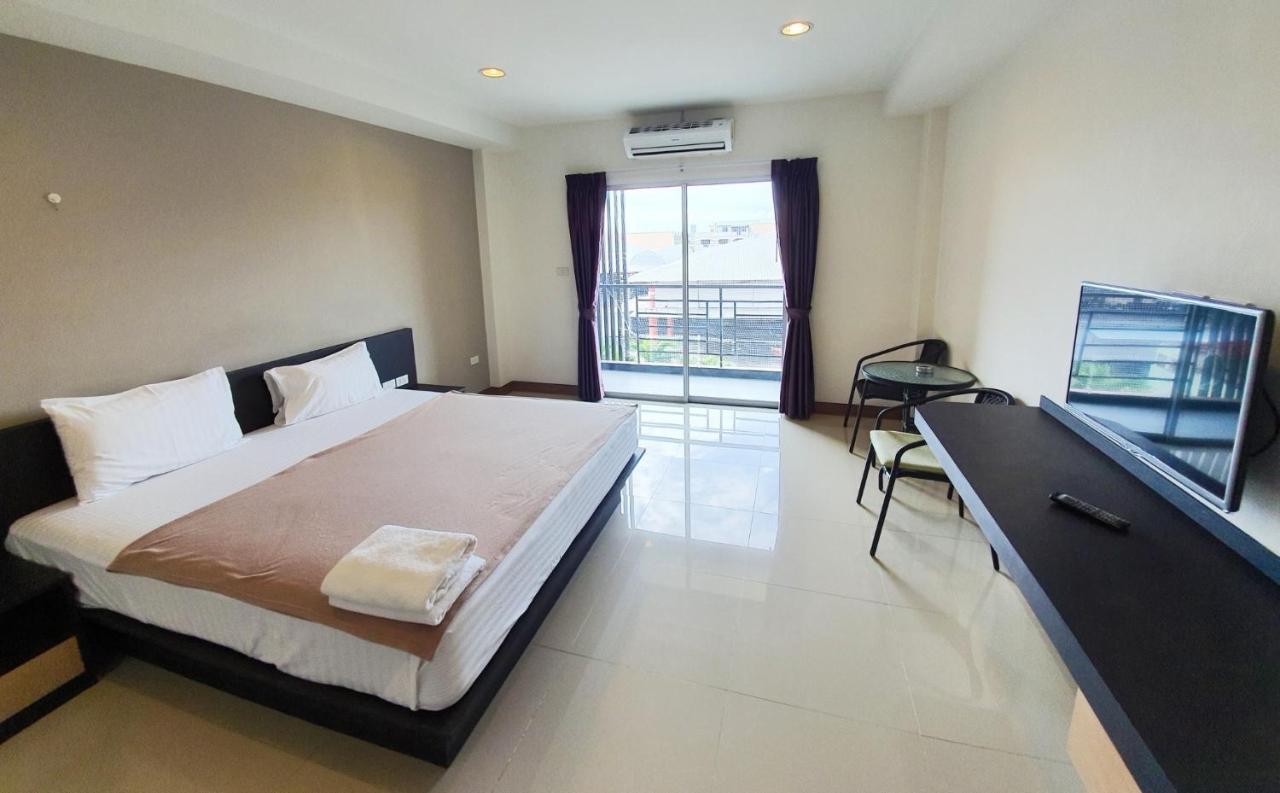 B Space Residence Nong Prue Exterior photo