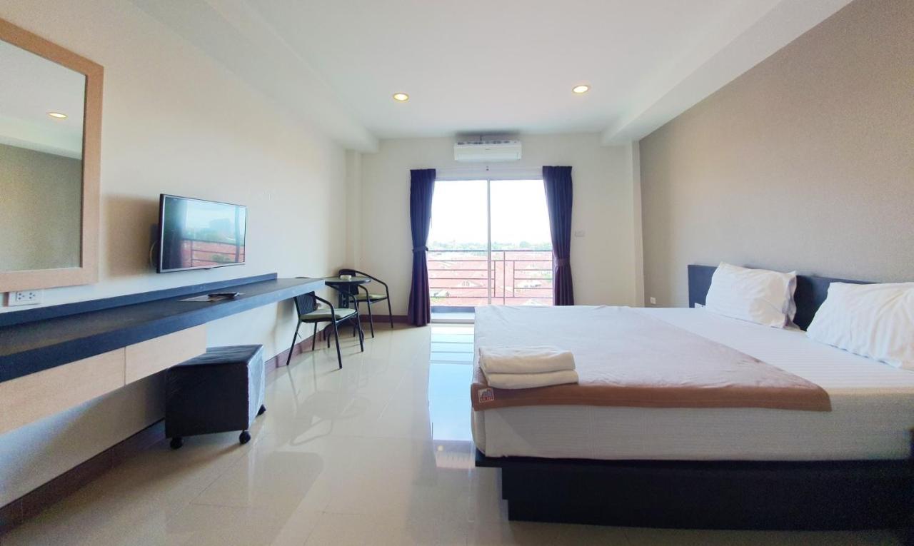 B Space Residence Nong Prue Exterior photo