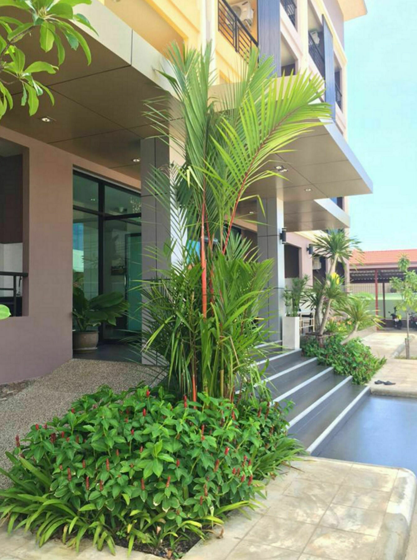 B Space Residence Nong Prue Exterior photo