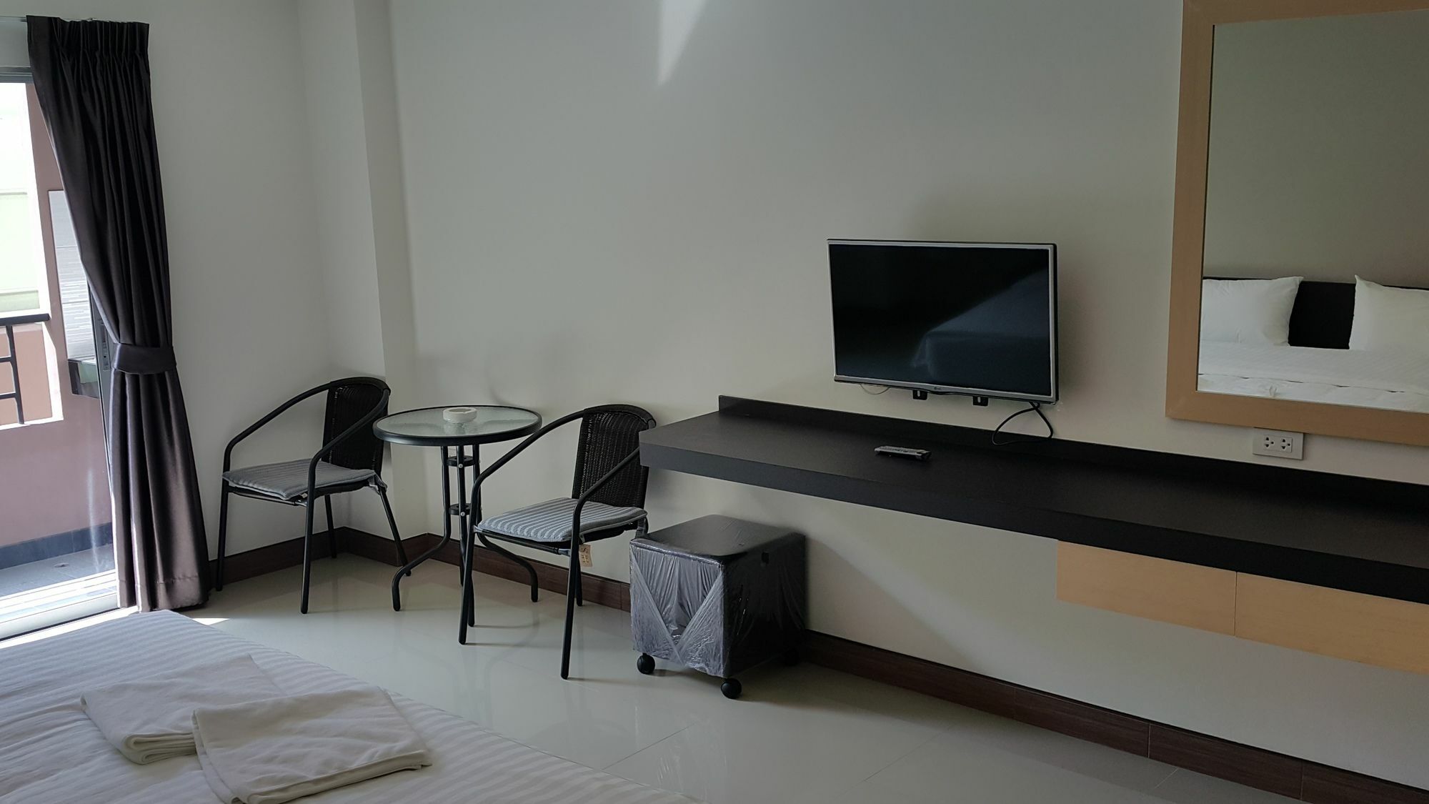 B Space Residence Nong Prue Exterior photo
