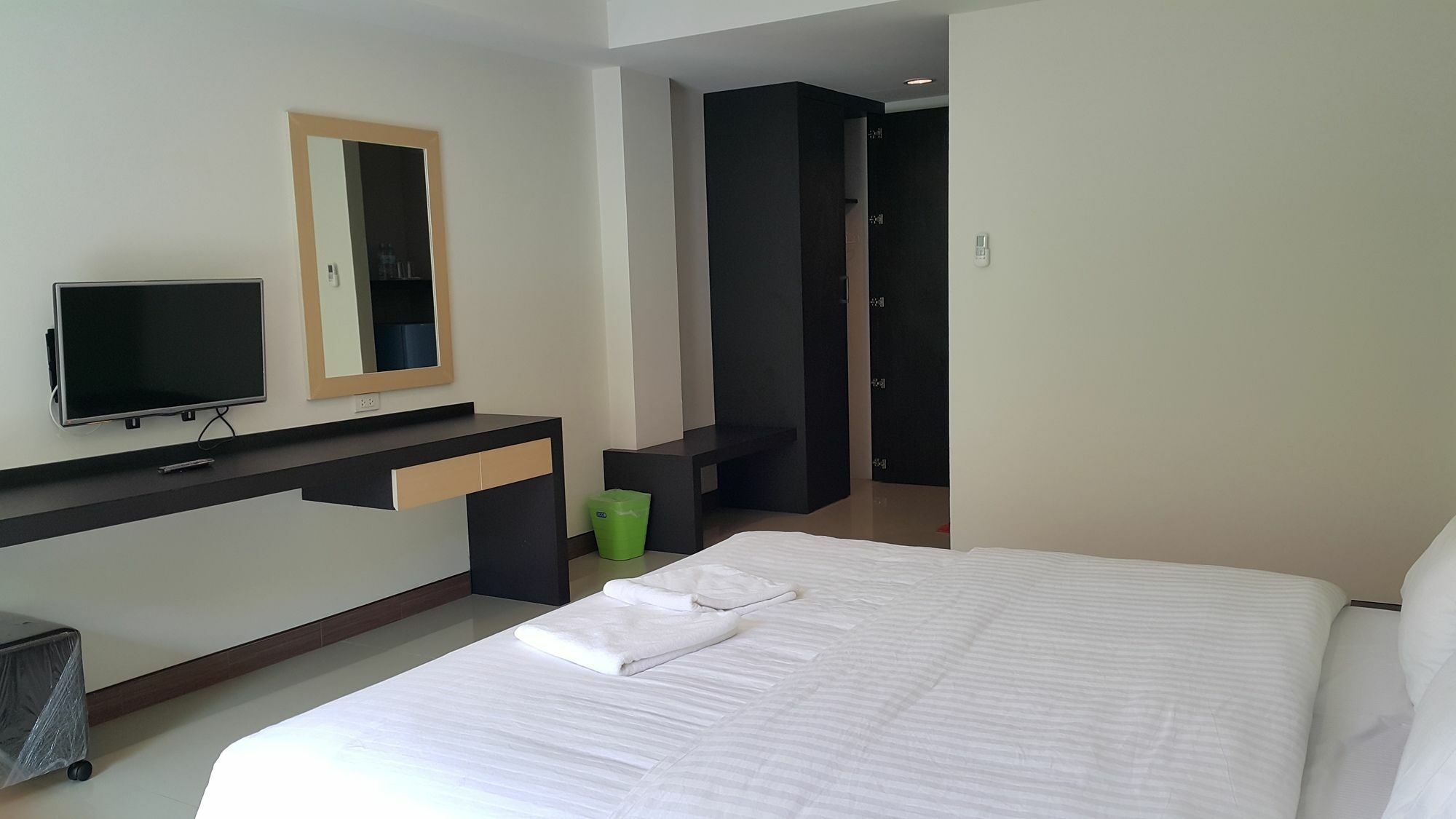 B Space Residence Nong Prue Exterior photo