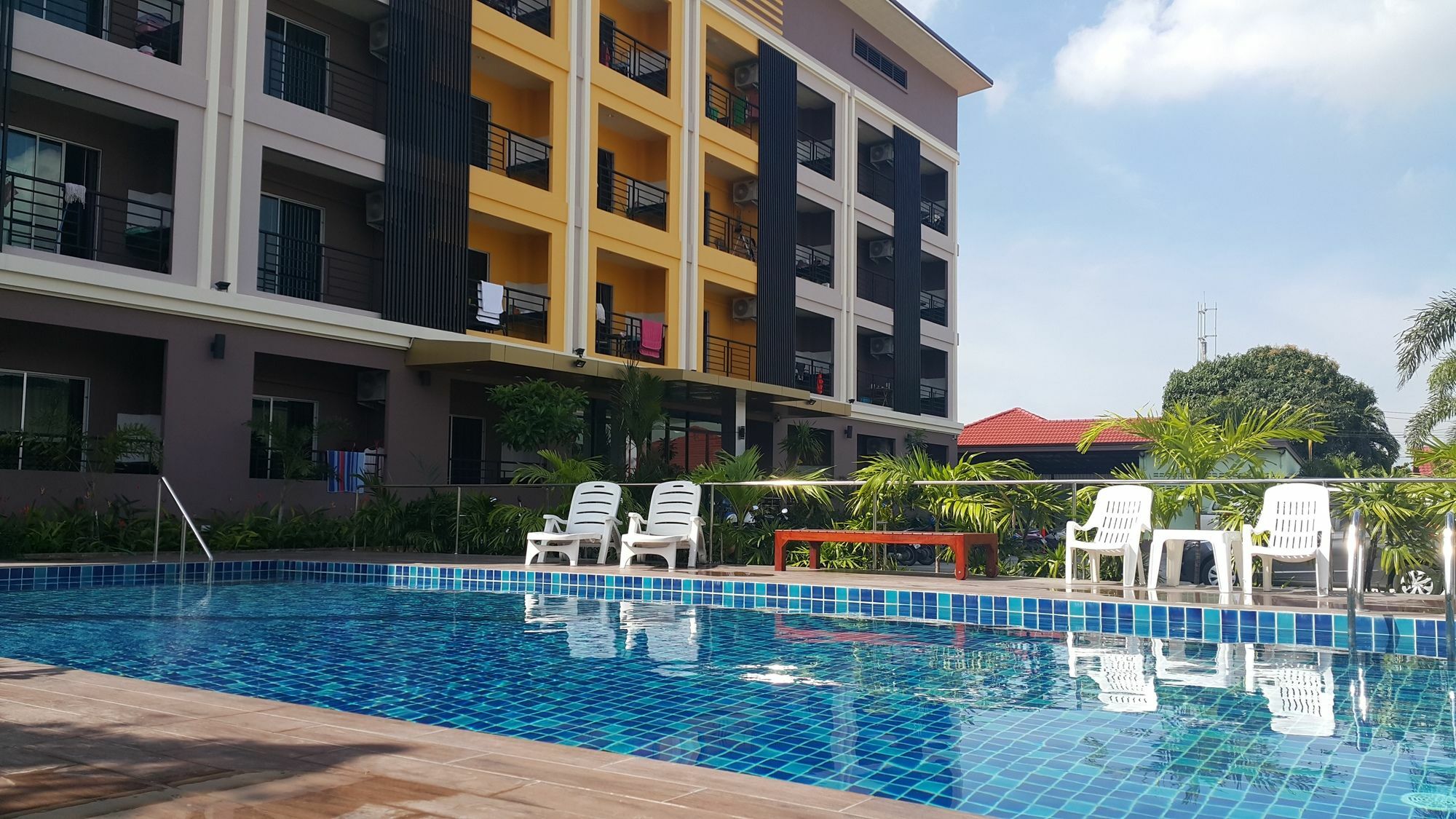 B Space Residence Nong Prue Exterior photo