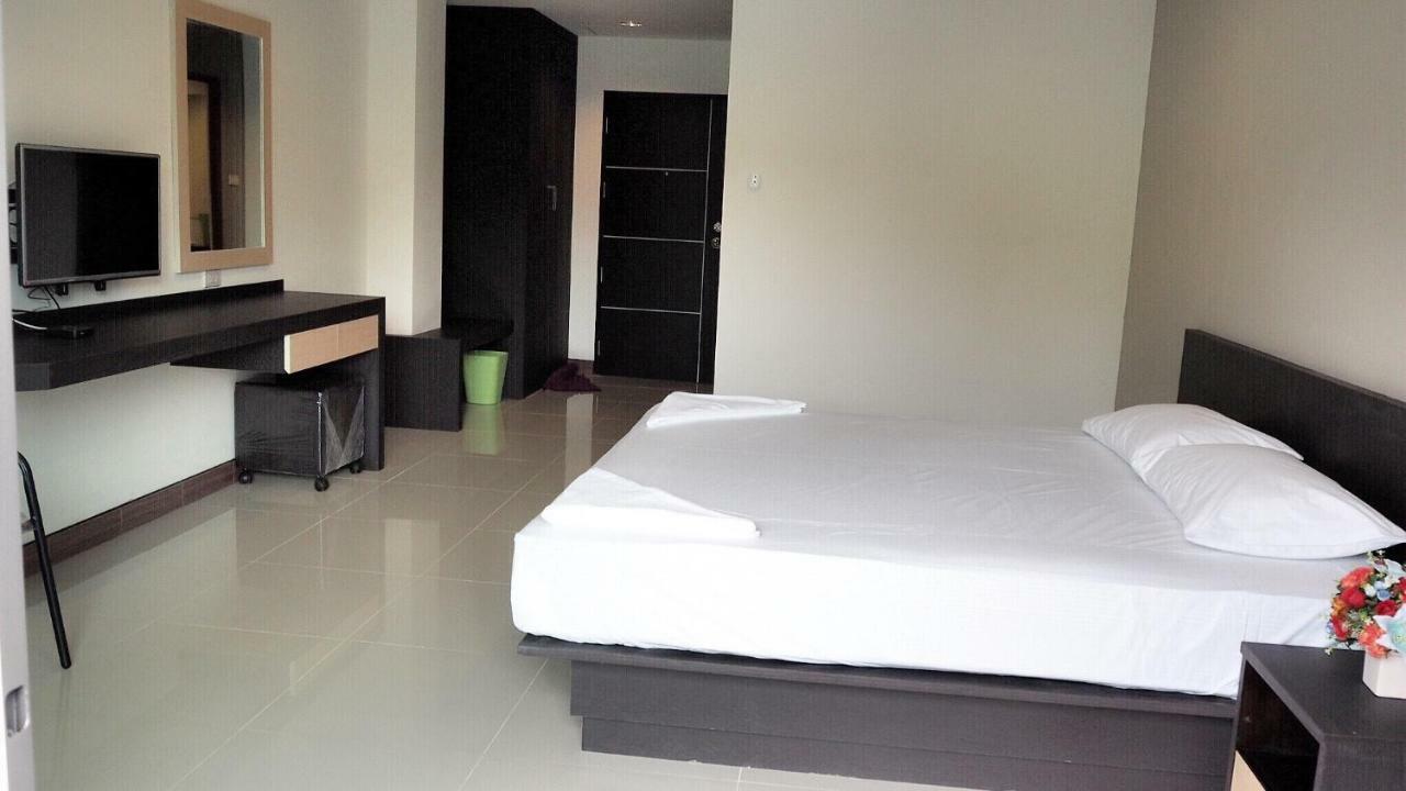 B Space Residence Nong Prue Exterior photo