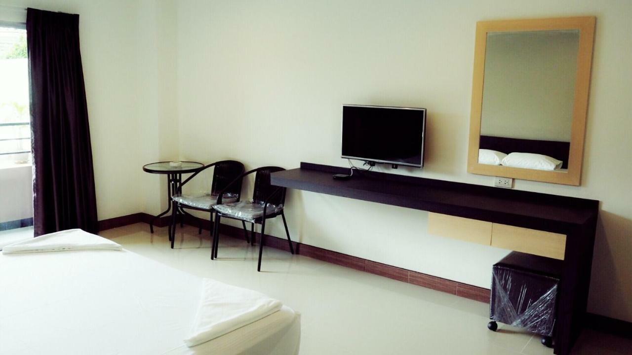 B Space Residence Nong Prue Exterior photo