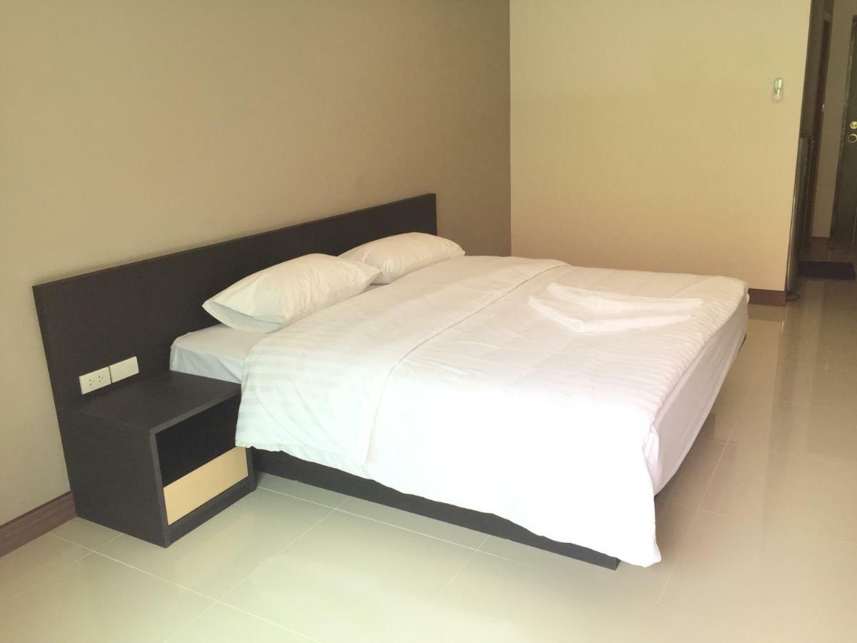 B Space Residence Nong Prue Exterior photo